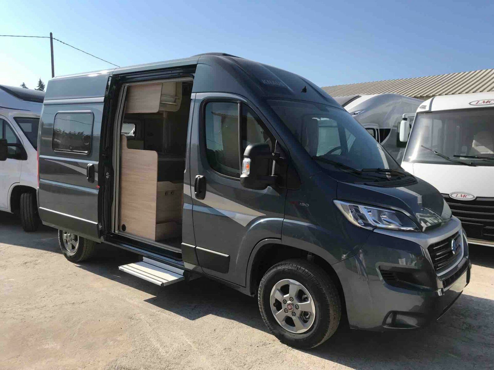 fourgon aménagé neuf Knaus Bostar 540 Road - Achat de camping car neuf et  occasion sur Toulon - Ambiance Loisirs